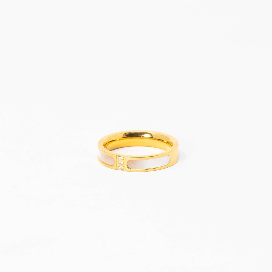 Lustrous 22K Gold Ladies Elegant Ring